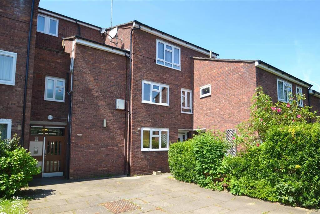 Lovely One Bed Apartment To Rent Londra Esterno foto