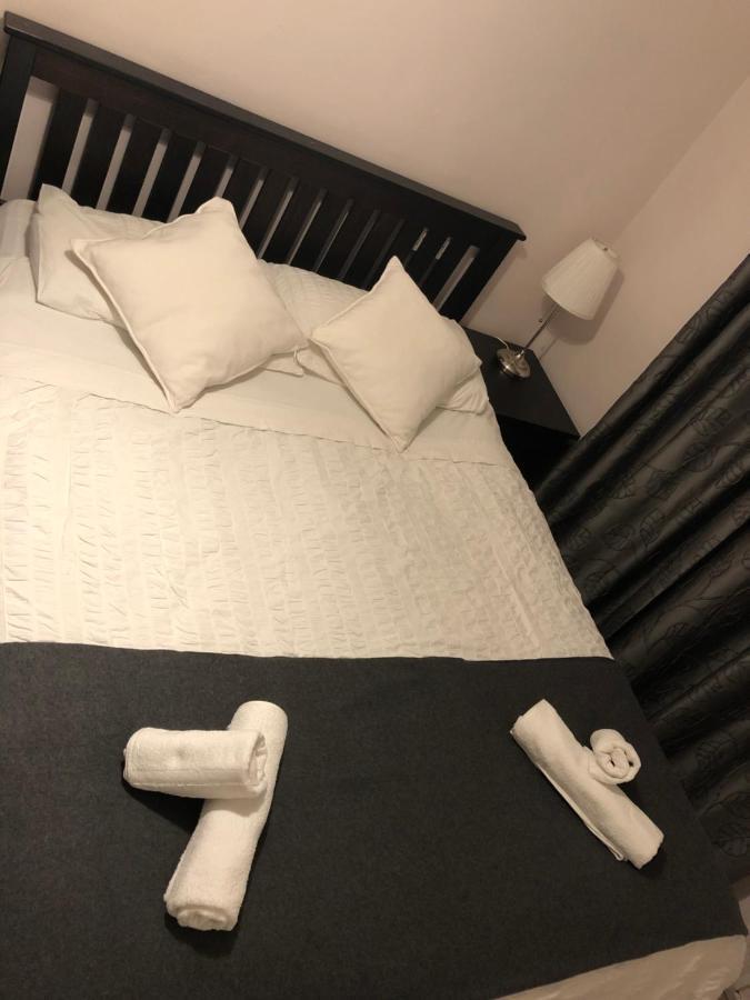 Lovely One Bed Apartment To Rent Londra Esterno foto