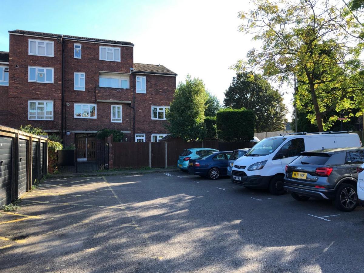 Lovely One Bed Apartment To Rent Londra Esterno foto