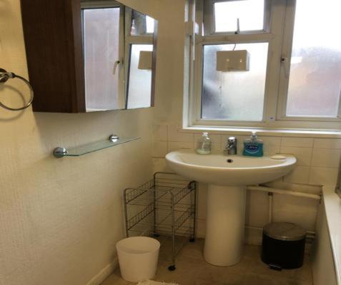 Lovely One Bed Apartment To Rent Londra Esterno foto