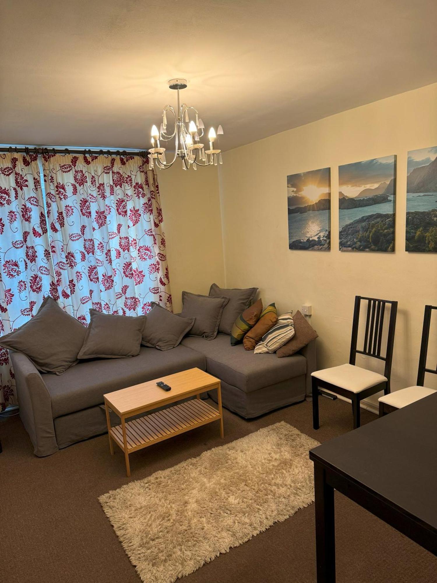 Lovely One Bed Apartment To Rent Londra Esterno foto